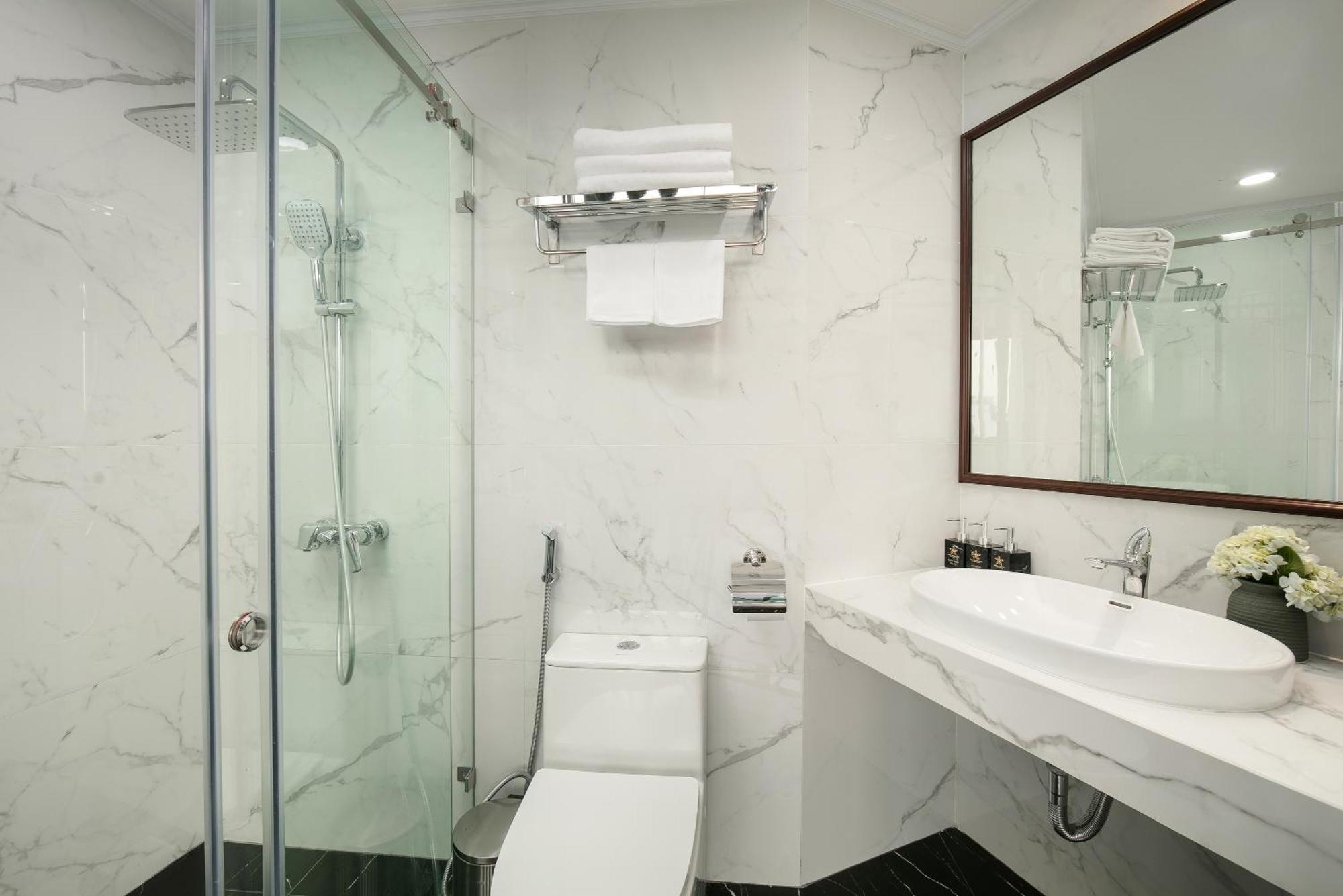 Hanoi Plaza Suite Hotel & Spa Exterior foto